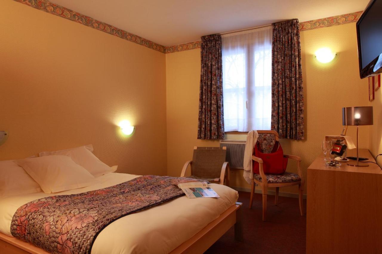 Logis Le Luth Hotel Mirecourt Exterior foto
