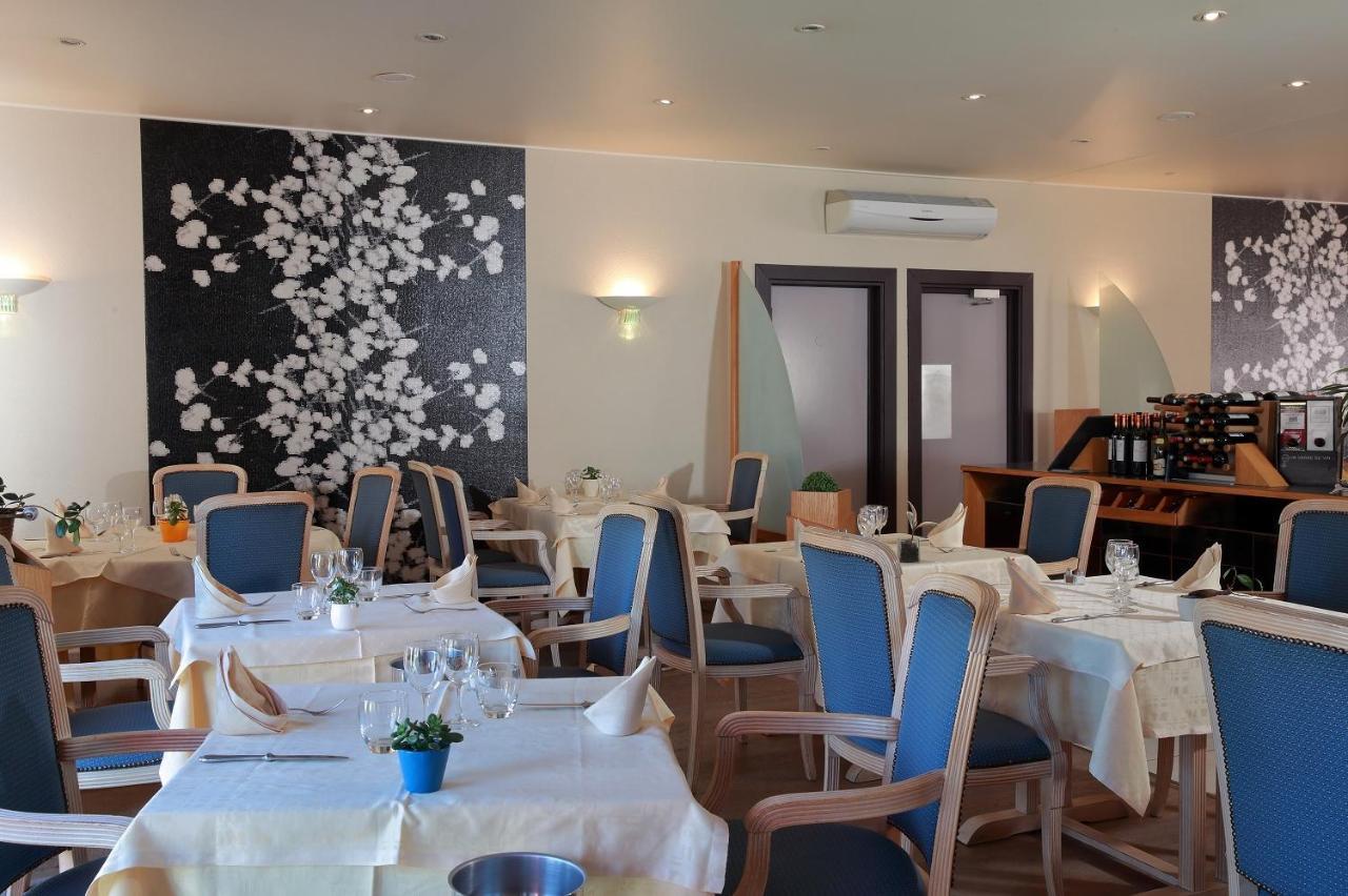 Logis Le Luth Hotel Mirecourt Exterior foto