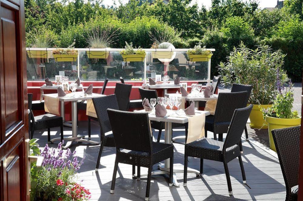 Logis Le Luth Hotel Mirecourt Exterior foto
